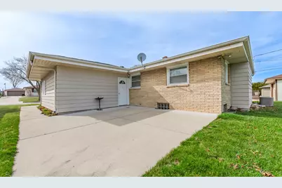 4858 S 26th St, Milwaukee, WI 53221 - Photo 36