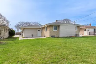 4858 S 26th St, Milwaukee, WI 53221 - Photo 38