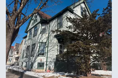 2241  N Summit Ave #2243, Milwaukee, WI 53202 - Photo 2