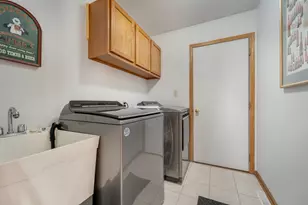 8350 S Golden Fields Dr, Oak Creek, WI 53154 - Photo 14