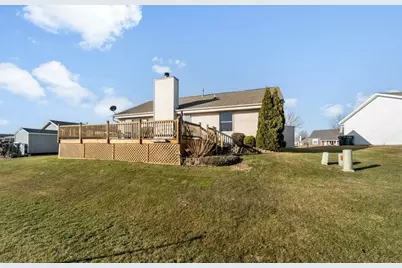 8350 S Golden Fields Dr, Oak Creek, WI 53154 - Photo 18