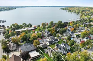 920 Geneva St, Lake Geneva, WI 53147 - Photo 2