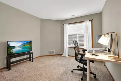 6940 S Rolling Meadows Ct, Oak Creek, WI 53154 - Photo 12