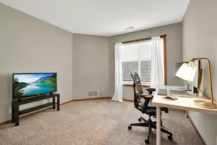 6940 S Rolling Meadows Ct, Oak Creek, WI 53154 - Photo 12