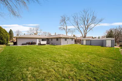 8125 S 58th St, Franklin, WI 53132 - Photo 24