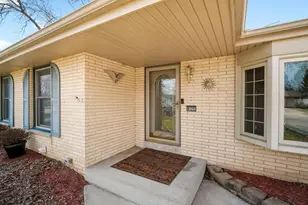 8125 S 58th St, Franklin, WI 53132 - Photo 2