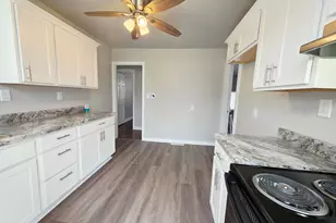 4868 N 52nd St, Milwaukee, WI 53218 - Photo 8