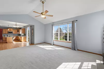 810  Black Squirrel Ct, Richfield, WI 53033 - Photo 6