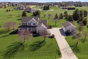 810 Black Squirrel Ct, Richfield, WI 53033 - Photo 1