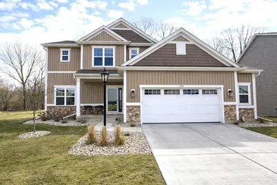 532  Wild Oak Rd, Hartland, WI 53029 - Photo 1