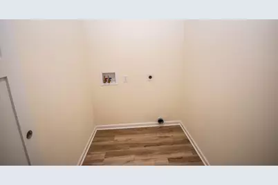 1334  Legion Cir, West Bend, WI 53090 - Photo 14