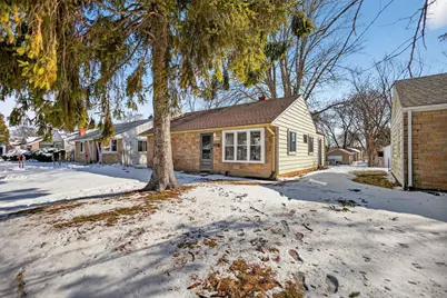 5760 N 32nd St, Milwaukee, WI 53209 - Photo 2