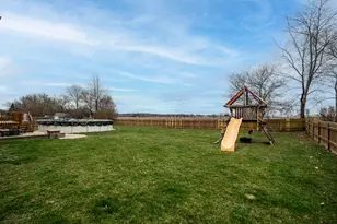 305 Skyland Way, Deerfield, WI 53531 - Photo 38