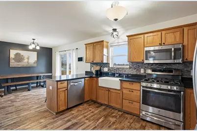 305  Skyland Way, Deerfield, WI 53531 - Photo 10