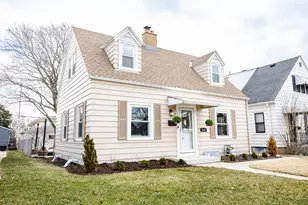 3646 S 14th St, Milwaukee, WI 53221 - Photo 2