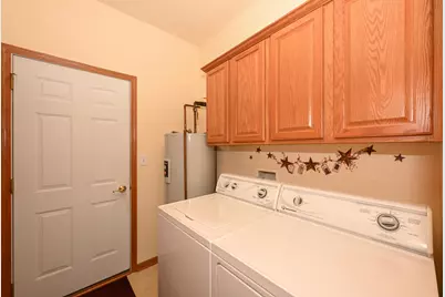 5347 S Butterfield Way, Greenfield, WI 53221 - Photo 24