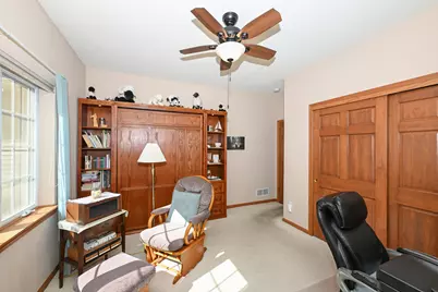5347 S Butterfield Way, Greenfield, WI 53221 - Photo 20