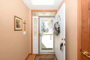 5347 S Butterfield Way, Greenfield, WI 53221 - Photo 2