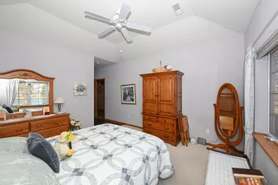 5347 S Butterfield Way, Greenfield, WI 53221 - Photo 16