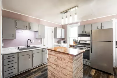 923  Beechwood Ave, Waukesha, WI 53186 - Photo 2