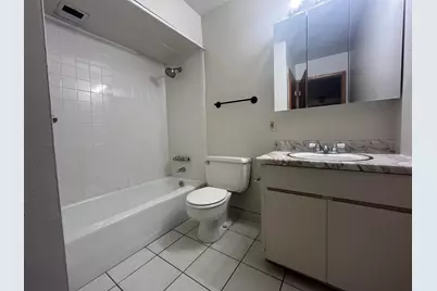 3809 S 35th St #3811, Greenfield, WI 53221 - Photo 4