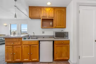 1028 E Juneau Ave, Milwaukee, WI 53202 - Photo 10