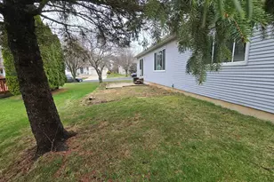 1214 Dayflower Dr, Madison, WI 53719 - Photo 52