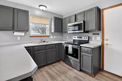 1214  Dayflower Dr, Madison, WI 53719 - Photo 18