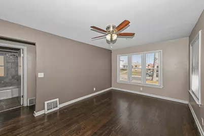 5457 N 19th St, Milwaukee, WI 53209 - Photo 4