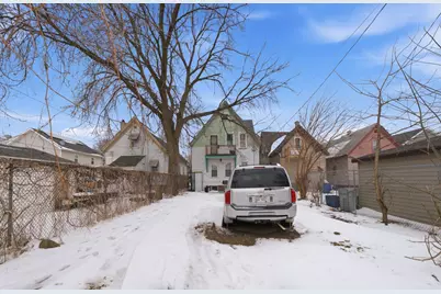 2813 N 21st St, Milwaukee, WI 53206 - Photo 4