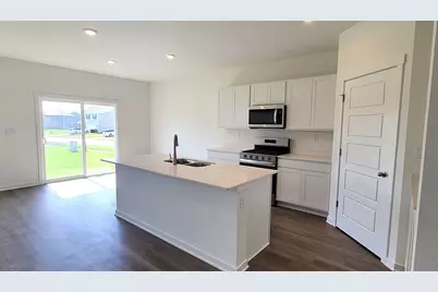 572  Revere St, Burlington, WI 53105 - Photo 4