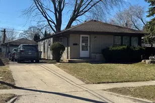 6925 N Darien St, Milwaukee, WI 53209 - Photo 2