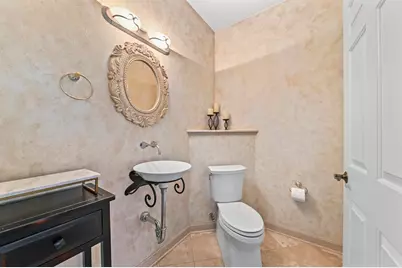 W226N3551  Wethersfield Rd, Pewaukee, WI 53072 - Photo 18