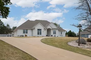 W226N3551 Wethersfield Rd, Pewaukee, WI 53072 - Photo 36