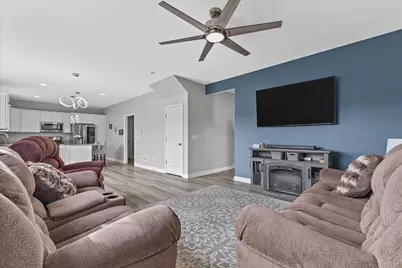 203  Linden Ln, Delavan, WI 53115 - Photo 14