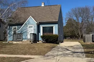 4124 W Kiehnau Ave, Milwaukee, WI 53209 - Photo 2