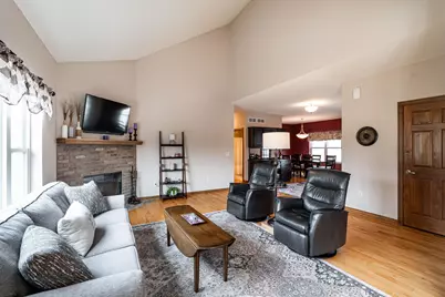 4915  Meadowview Ct, Cedarburg, WI 53024 - Photo 8