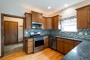 4915 Meadowview Ct, Cedarburg, WI 53024 - Photo 14