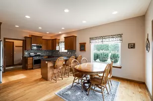 4915 Meadowview Ct, Cedarburg, WI 53024 - Photo 10