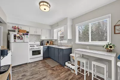 24  Oregon St, Racine, WI 53405 - Photo 8