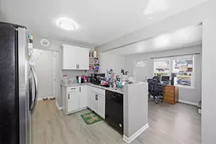 4629 N 49th St, Milwaukee, WI 53218 - Photo 8