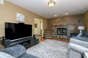 68 E Prospect St, Hartford, WI 53027 - Photo 6