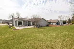 68 E Prospect St, Hartford, WI 53027 - Photo 2