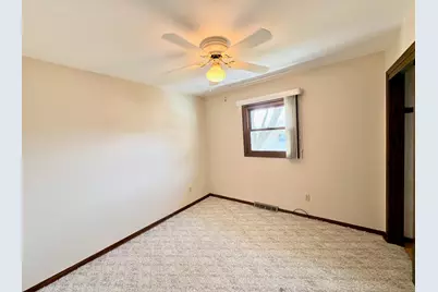 7622 S Lenox Ave, Oak Creek, WI 53154 - Photo 12