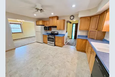 7622 S Lenox Ave, Oak Creek, WI 53154 - Photo 8