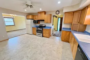 7622 S Lenox Ave, Oak Creek, WI 53154 - Photo 8