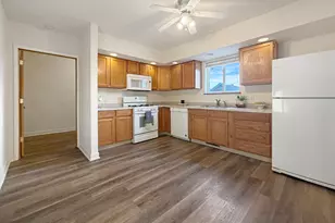 1335A Broadway Ave, Sheboygan, WI 53081 - Photo 4