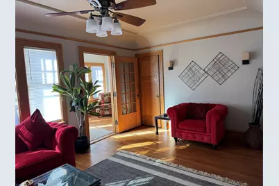 3716 W Branting Ln, Milwaukee, WI 53215 - Photo 6