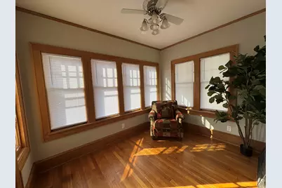 3716 W Branting Ln, Milwaukee, WI 53215 - Photo 4