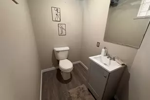 3716 W Branting Ln, Milwaukee, WI 53215 - Photo 14